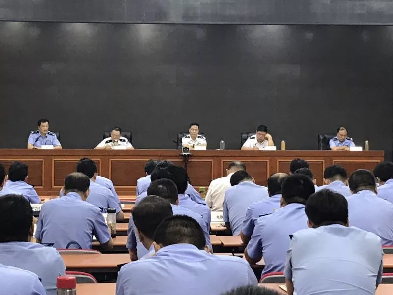 法兰克福窗口期防线松动,志在足总杯名次提升,赛场秩序良好,医务组通报恢复(法兰克福足球) 法兰克福窗口期防线松动,志在足总杯名次提升,赛场秩序良好,医务组通报恢复(法兰克福足球)